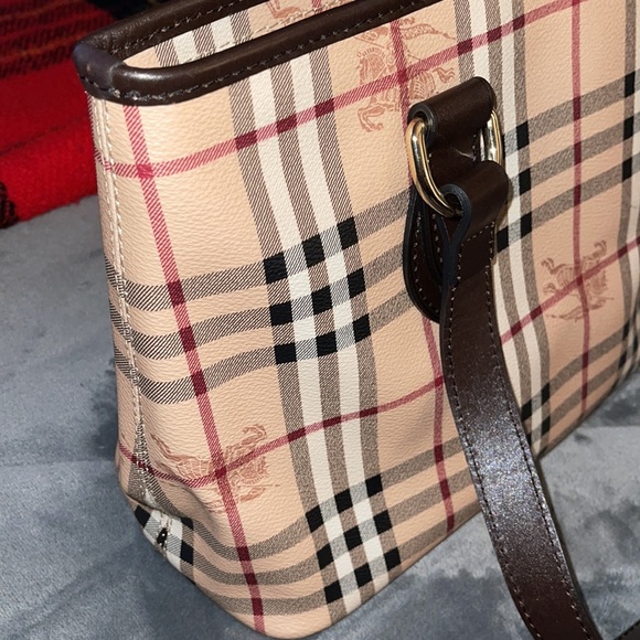 Burberry 100% Authentic tote bag excellent condition - Picture 4 of 17